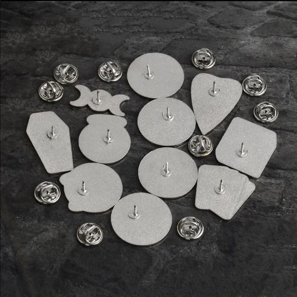 Gothic Punk “Witches Do It Better” Witch Hat Witchcraft Metal Enamel Pin Brooch - Picture 3 of 9